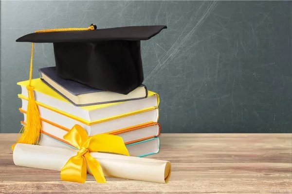 成人高考和自考有什么不同呢？哪家机构辅导的比较好？