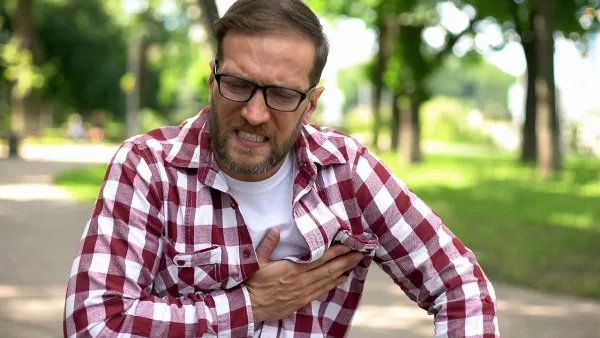 尿毒症是怎样引起的