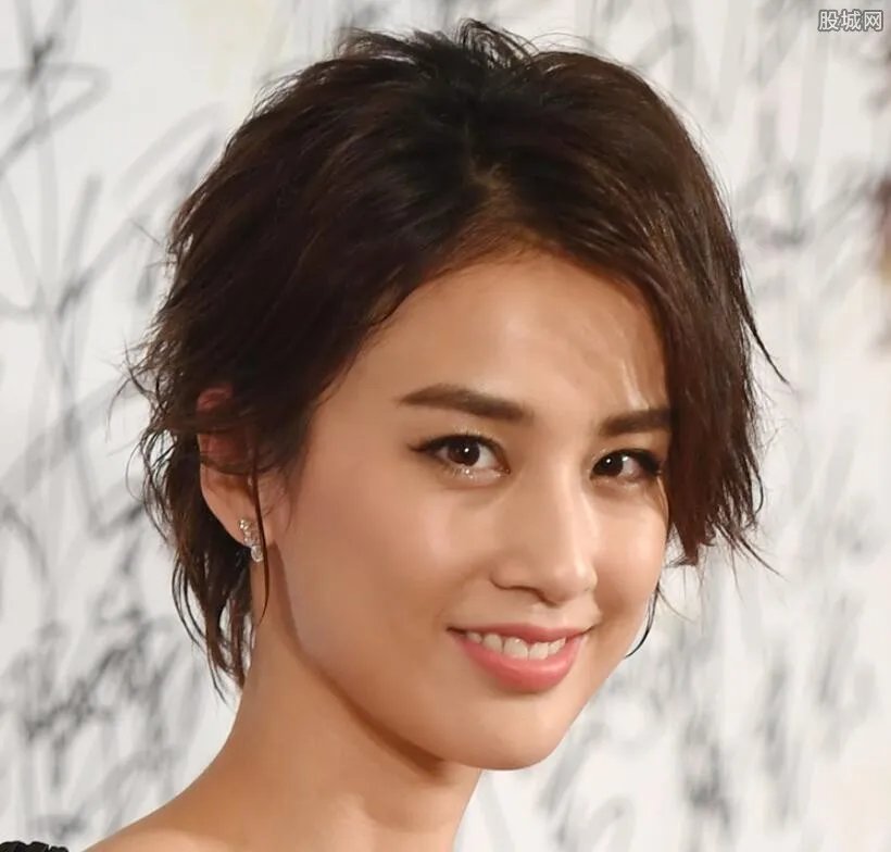 曝黄圣依封面大片 短发造型女神范儿十足