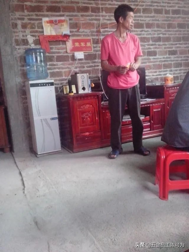 马上过年了，晒一张自己的全家福或者家庭照片和大家分享？