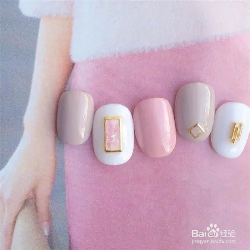 韩式裸色系美甲图片