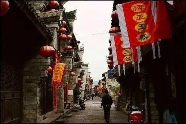 巴黎圣母院失火后或无法挽救，为何我国古建筑多为木质却很少失火？