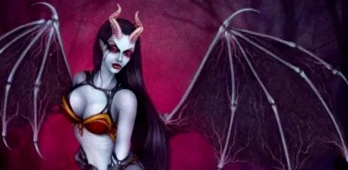 DOTA2痛苦女王怎么玩