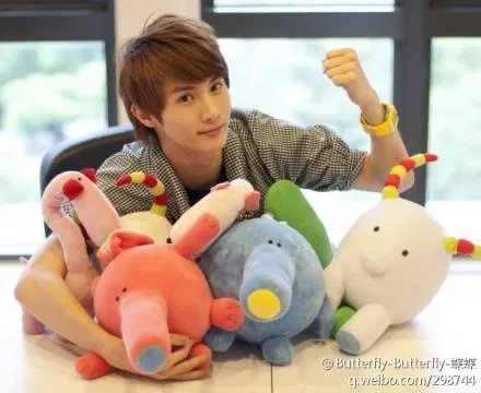 翁瑞迪(阿本)萌学园中最帅的几张图片