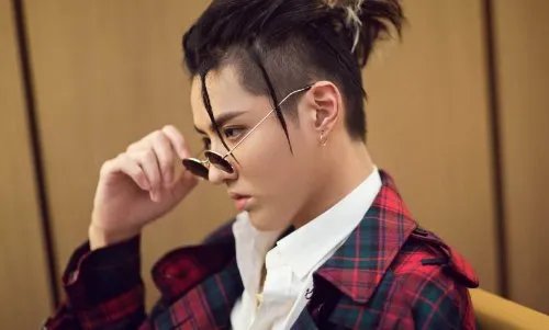 为什么说吴亦凡否认和秦牛正威的恋情是一次非常糟糕的公关？