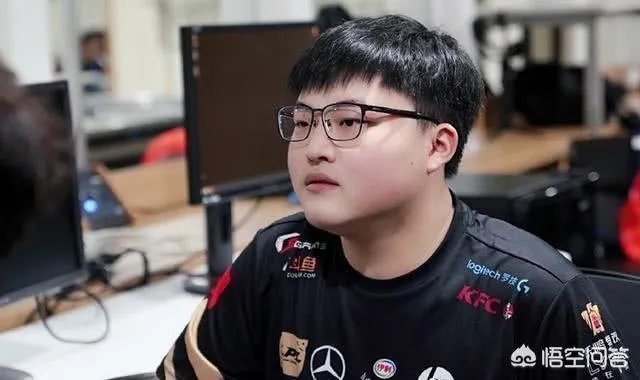 RNG战队艰难赢下OMG，Uzi三杀接管比赛，赛后队员表情却是很不开心，怎么评价？