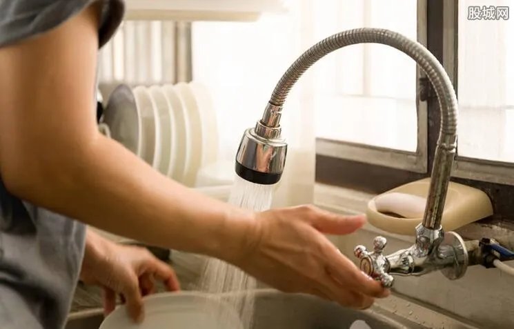 洗碗工被开除获赔 职工被无故开除能获赔多少？