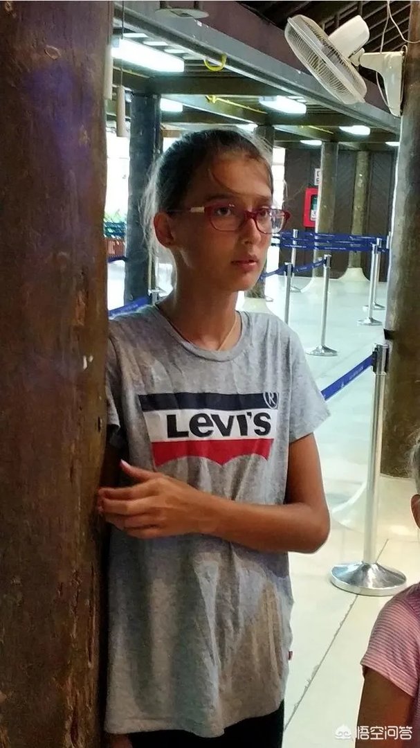 你坐地铁遇到最奇葩的一件事是什么？