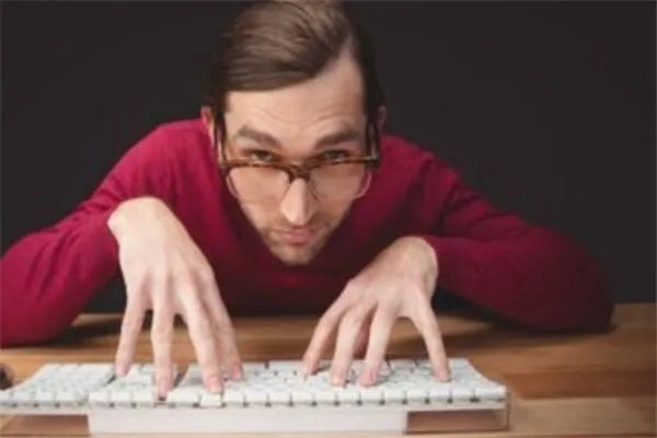 微软公司允许员工在家办公，酬薪和福利是否有所改变？