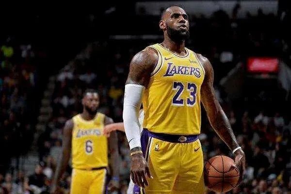 詹姆斯取关欧文之前，他们的关系如何？