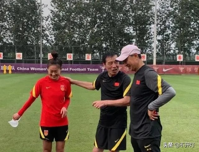 预测一下今天中国女足能打败实力强大的巴西女足吗比分是几比几？