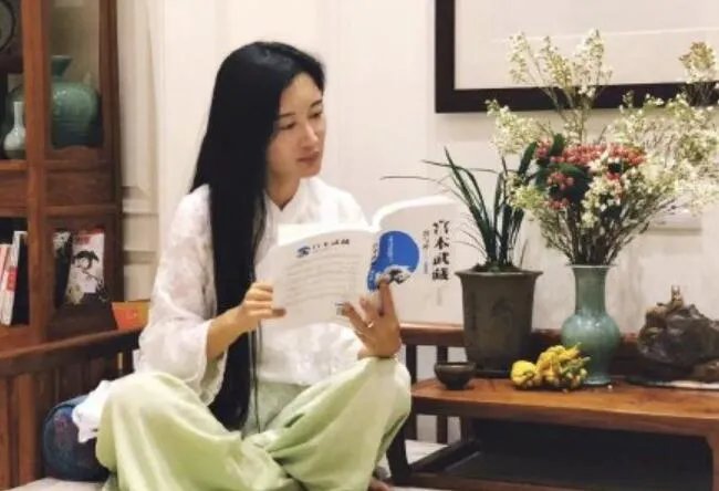 张纪中老婆回应恶评是怎么回事 张纪中老婆回应恶评说了什么