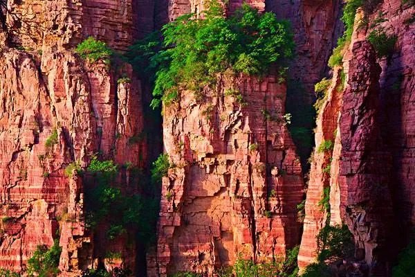 甘肃张掖市发生5.0级地震，地震对丹霞地貌会产生影响吗？