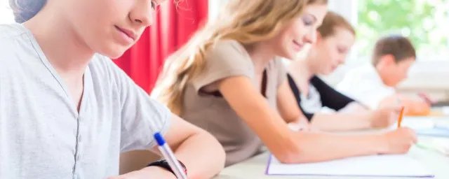 三月英语怎么读