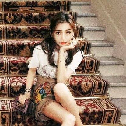 杨颖疑自曝单身后，黄晓明首发声，两人究竟是否已经离婚？