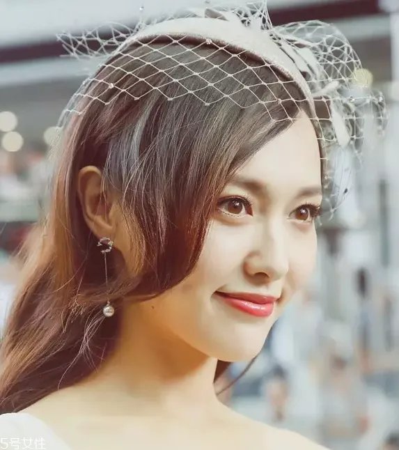 宽额头适合什么刘海?2018额头宽刘海图片