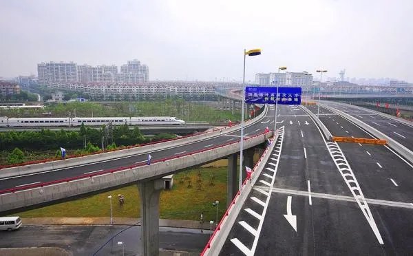 中国古桥历经千年风雨依旧屹立不倒，无锡高架桥为何却“寿命短暂”？