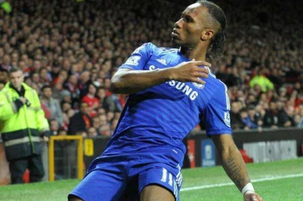 C罗和范尼哪个强