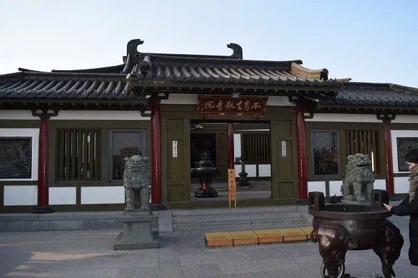 巴黎圣母院失火后或无法挽救，为何我国古建筑多为木质却很少失火？