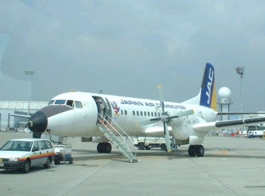 关西机场和大阪机场是一个吗？在什么地方？