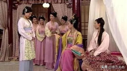 假如说古代时皇帝死了，无儿无女，但皇后怀孕了，还有八个月才生？