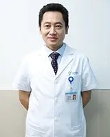 Rain炫耀女儿是双眼皮