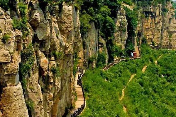 女游客景区失踪，遗体被发现，为什么报案的是民宿老板？