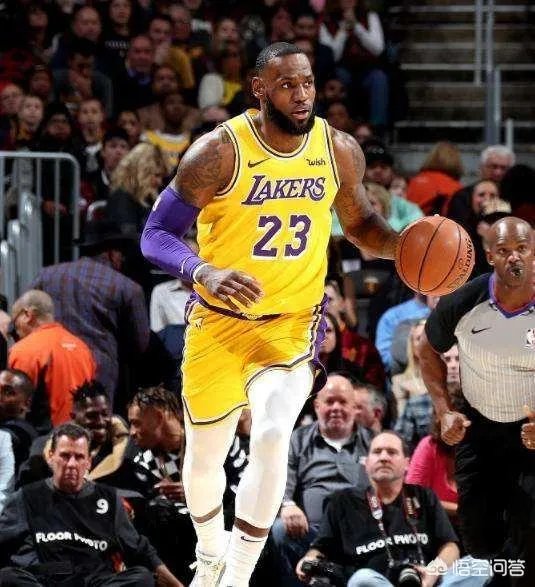 湖人新主帅终于发声支持詹姆斯！紫金首发五虎正式出炉，一皇四射要来了，你怎么看？