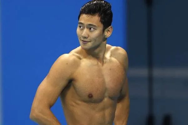 傅园慧预赛出局，为何大家对她很宽容，却总批评宁泽涛？