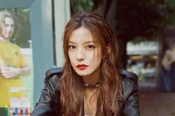 “所有女演员都很难出头”，赵薇为什么这样说？