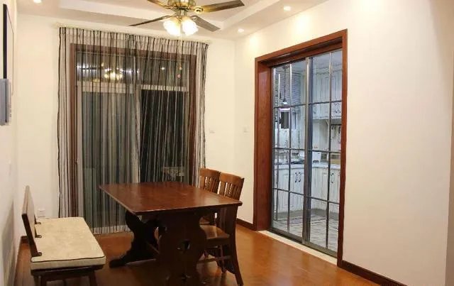 新房装修只是在阳台砌堵墙，想不到大家纷纷模仿