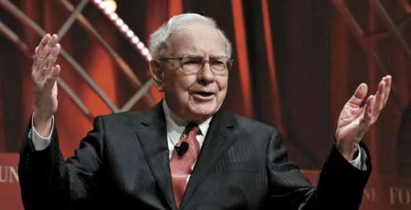 “股神”巴菲特首次减持比亚迪，套现近3.7亿港元，如何解读此举动？