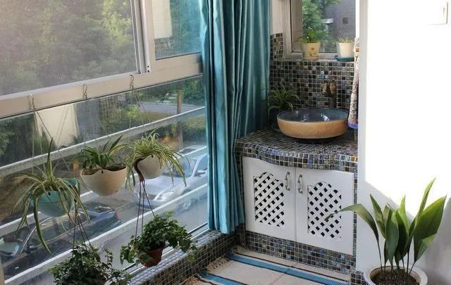 新房装修只是在阳台砌堵墙，想不到大家纷纷模仿