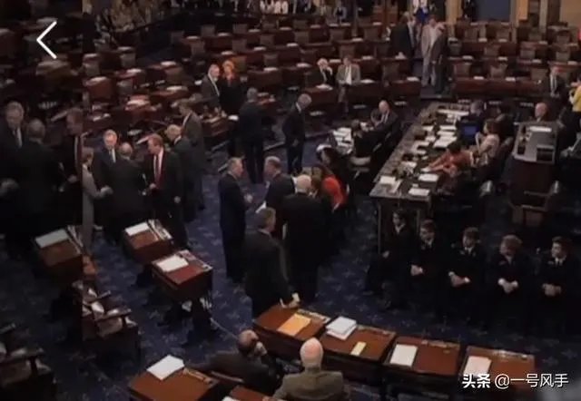 美国特朗普为什么执政能力这么差，美国人为什么不推翻他下台？