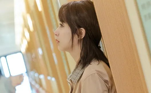 《余生请多指教》定档，官方不断发放物料，话题不断，发生了什么？