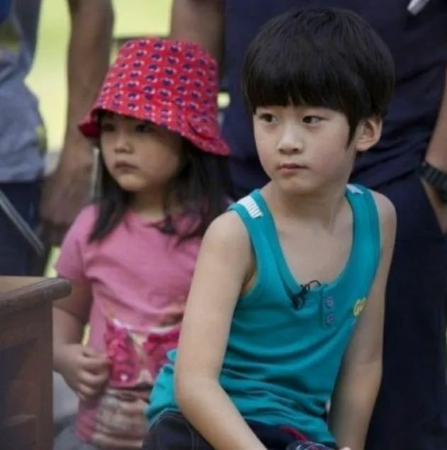 王诗龄天天同框：转眼间两人已经这么大了