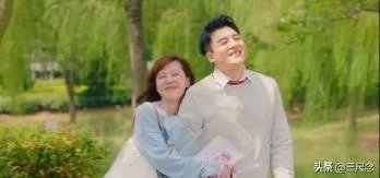 《爱情公寓》一到四季吕子乔的收入来自哪啊？