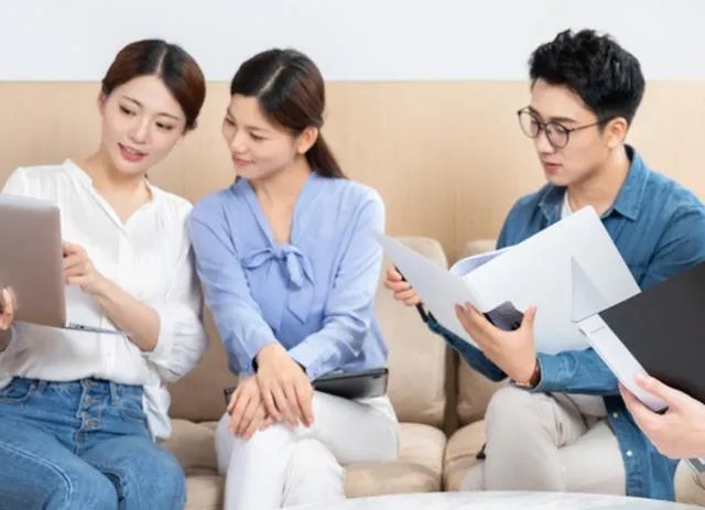 想学习摄影,去培训机构好还是自学好?