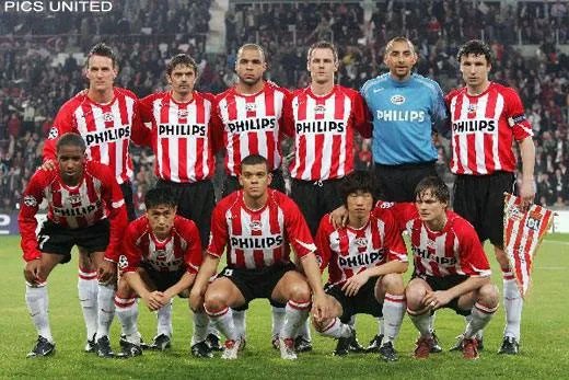 埃因霍温04~05年进入冠军杯4强时的队员名单。