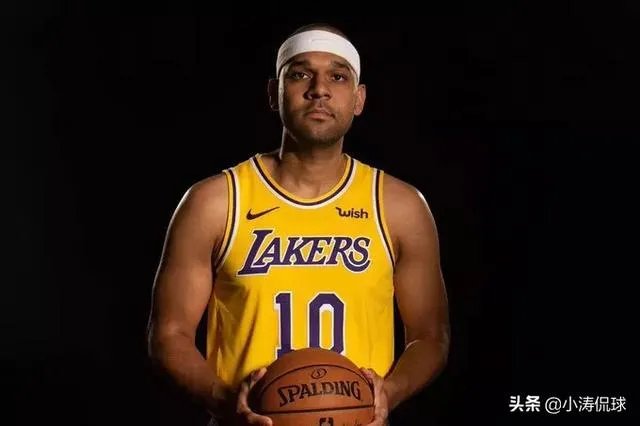 湖人VS魔术，霍华德引冲突后被四人围攻，詹姆斯迅速解救，对此你怎么看？