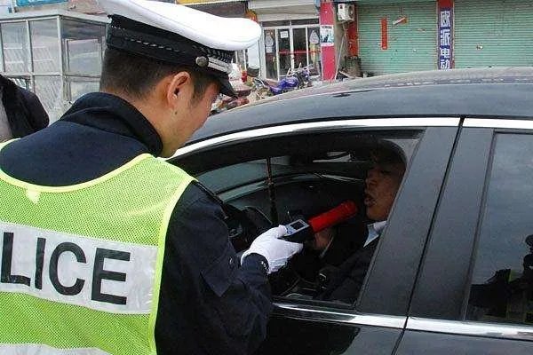 醉驾男子撞车逃逸致人死亡，会被判无期徒刑吗？