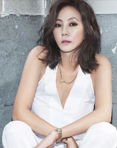 肖央与金南珠合影网友怎么说？