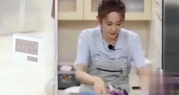 海陆挑战五分钟做饭只打了鸡蛋，对包贝尔李佳航的菜品一直吐槽，合适吗？