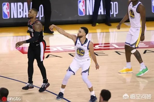 西决G1，库里狂轰36分+9记三分，利拉德仅得19分，如何评价两队核心的表现？