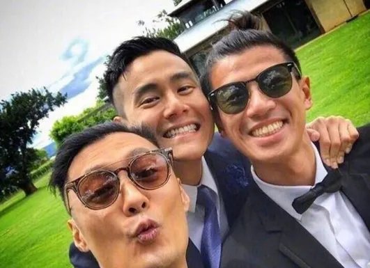 余文乐当爸，彭于晏含糊回应：你们去问他。你们怎么看？