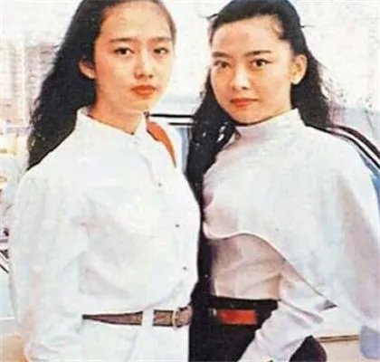 刘德华妻子朱丽倩的写真照 24年前经典玉照身材火辣