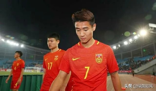 恒大双锋落选！国足客战菲律宾23人大名单新出炉：仅剩下三位前锋，你怎么看？
