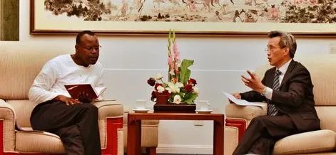 中国公民赞比亚被抓是怎么回事？