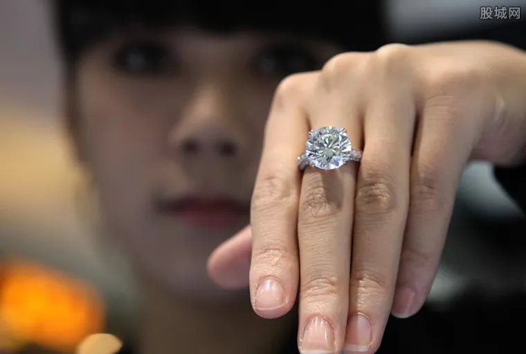 50克拉钻石丢失 钻石价值1300万元人民币