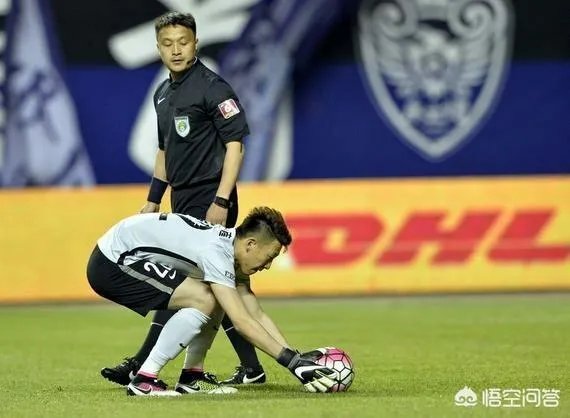 你觉得今年中超冠军是哪个队？上港恒大几率多大？